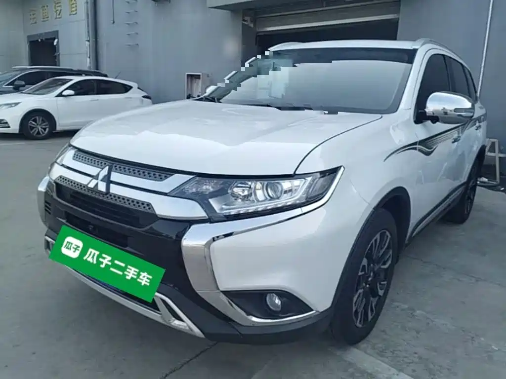 Mitsubishi Outlander 2020