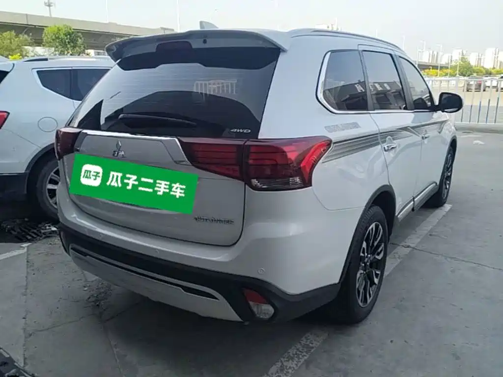 Mitsubishi Outlander 2020
