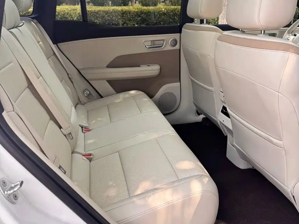 Toyota bZ3X 2025 — фото 10