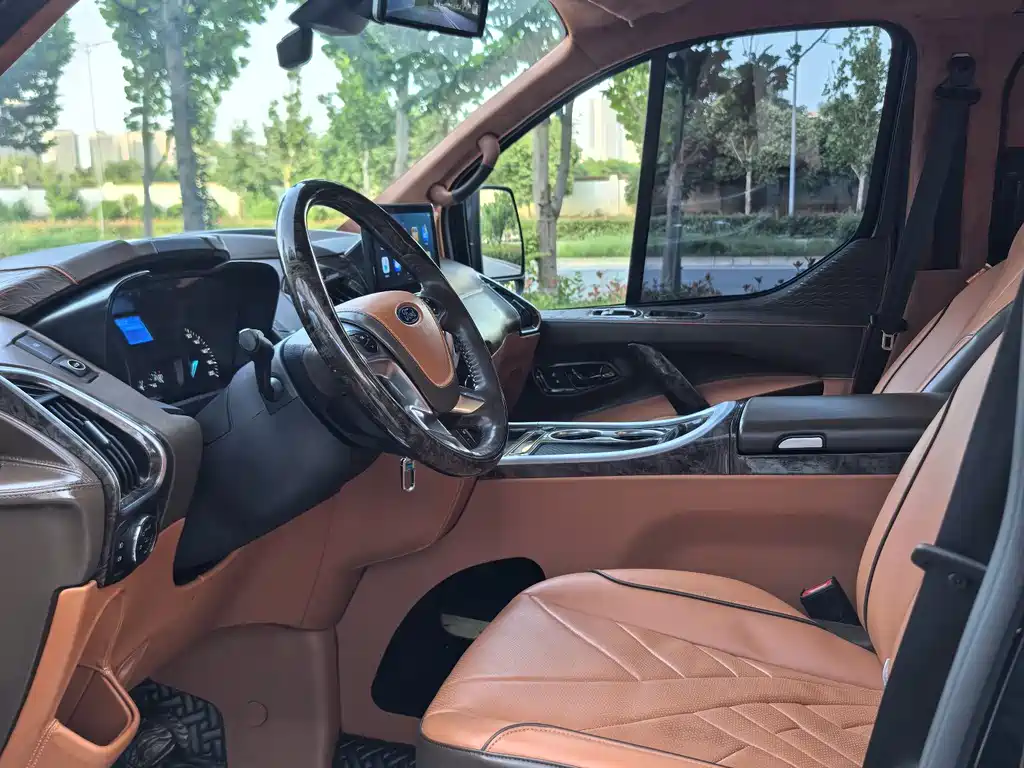 Ford Tourneo 2023 — фото 13