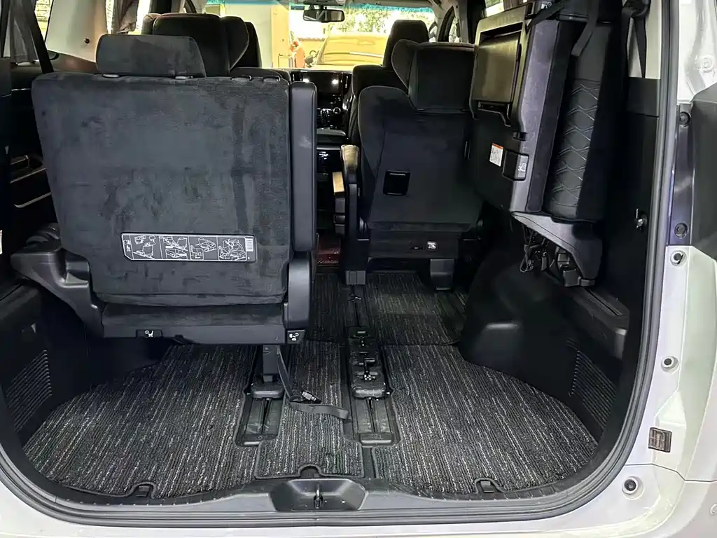 Toyota Vellfire 2018 — фото 2