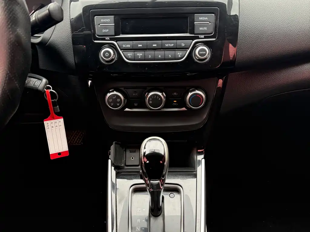 Nissan Sylphy 2018 — фото 18