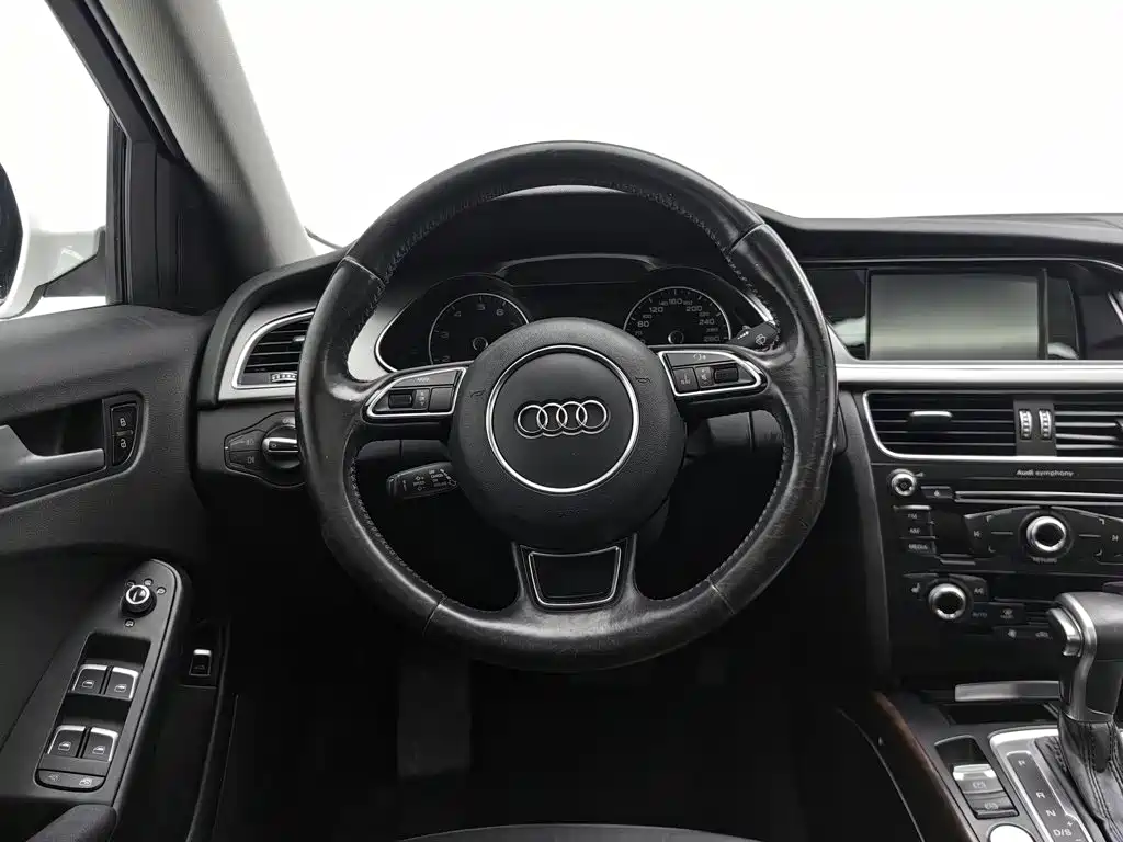 Audi A4L 2016 — фото 11