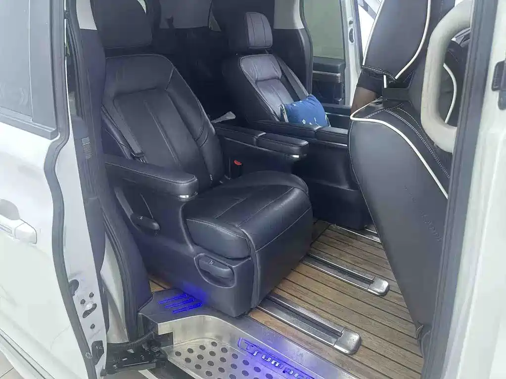GAC Motor Trumpchi M8 2022 — фото 4