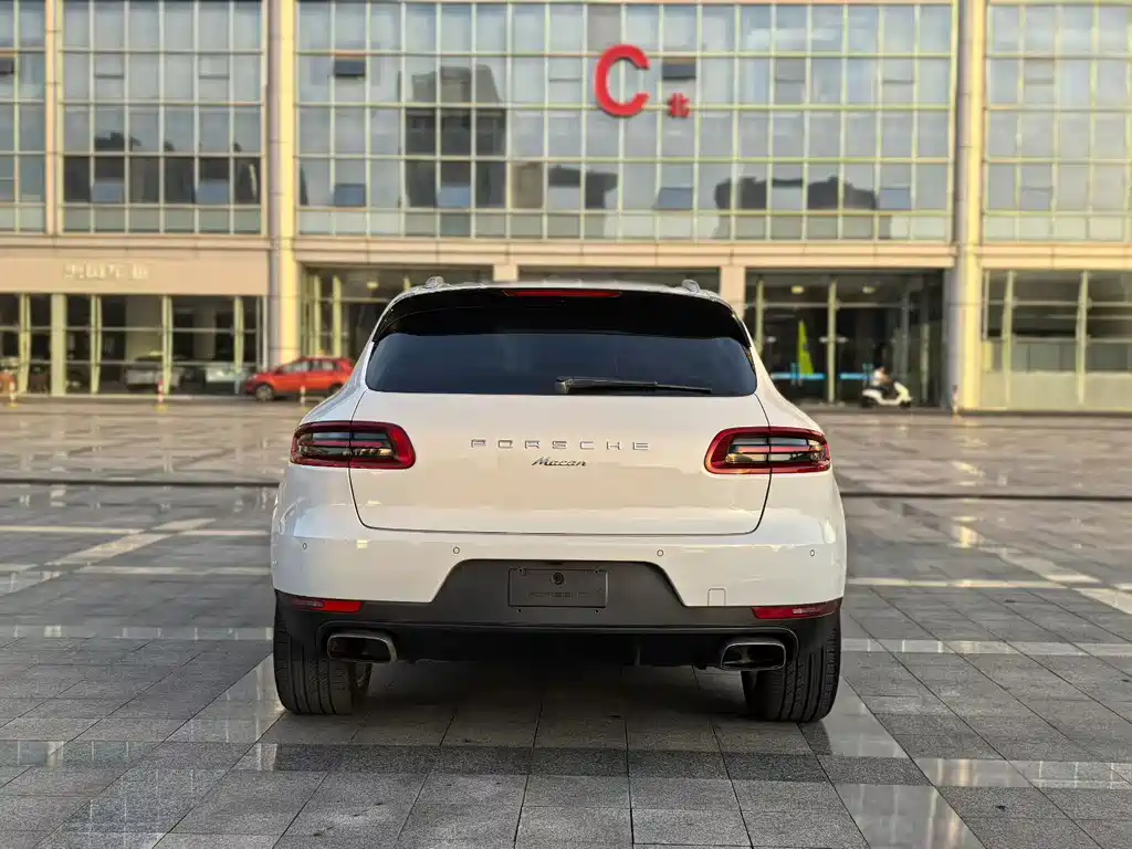 Porsche Macan 2019 — фото 9