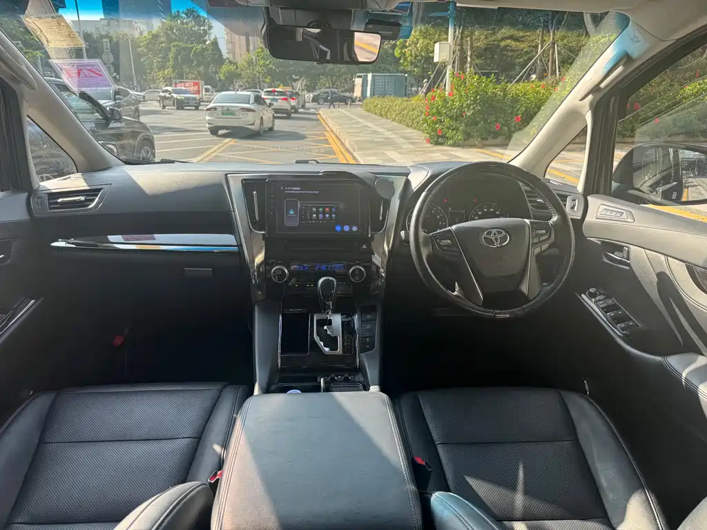 Toyota Vellfire 2018 — фото 5