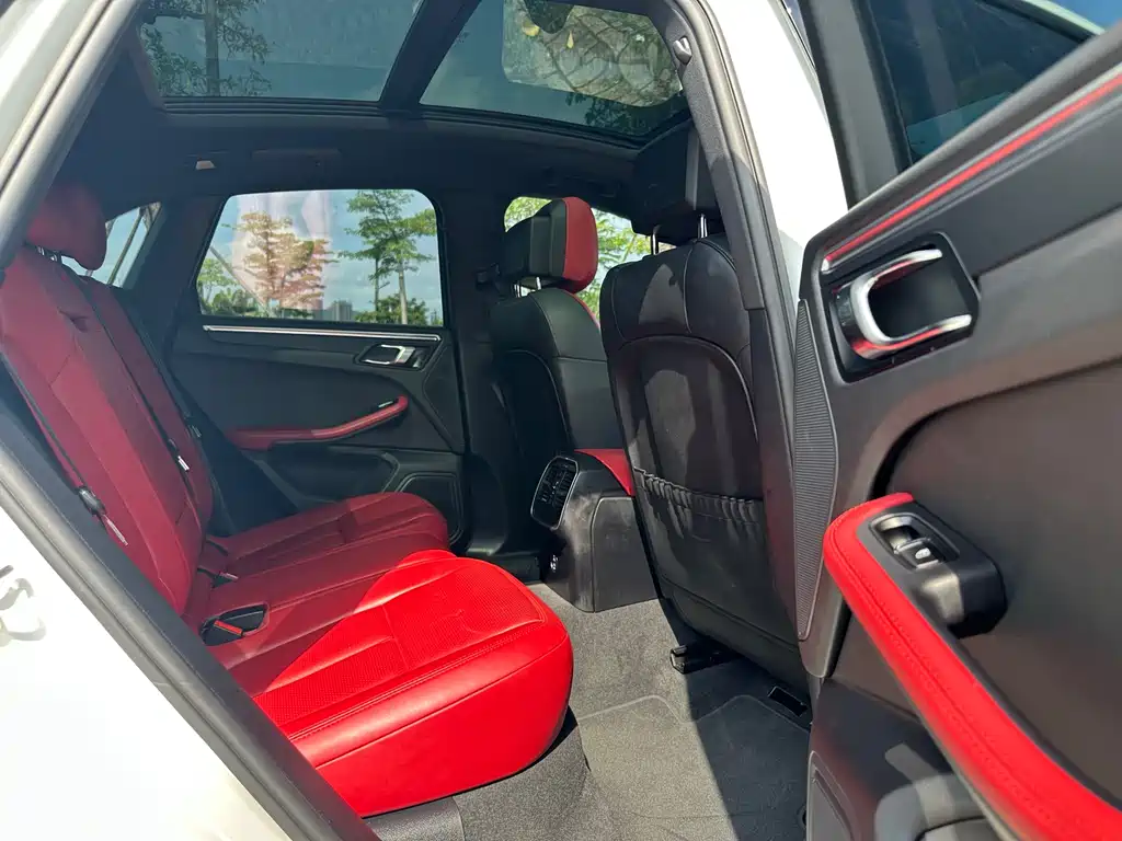 Porsche Macan 2020 — фото 11