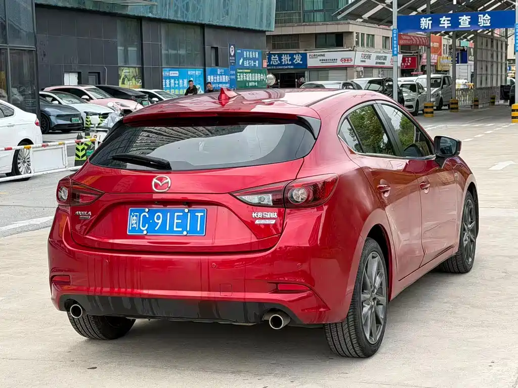 Mazda 3 Axela 2017 — фото 5