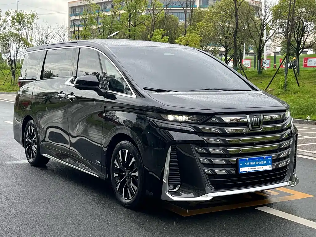 Toyota Vellfire 2024 — фото 3