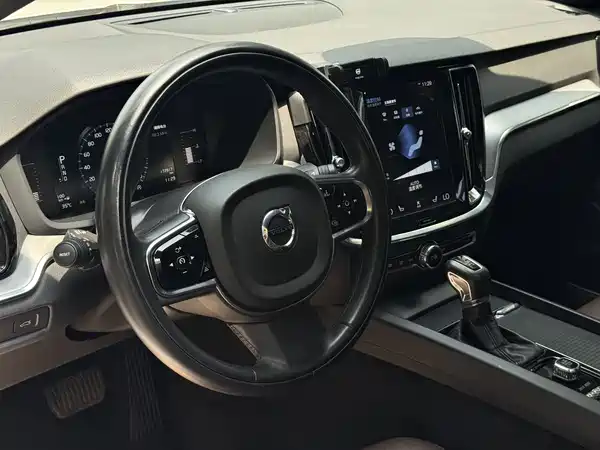 Volvo S60 2020