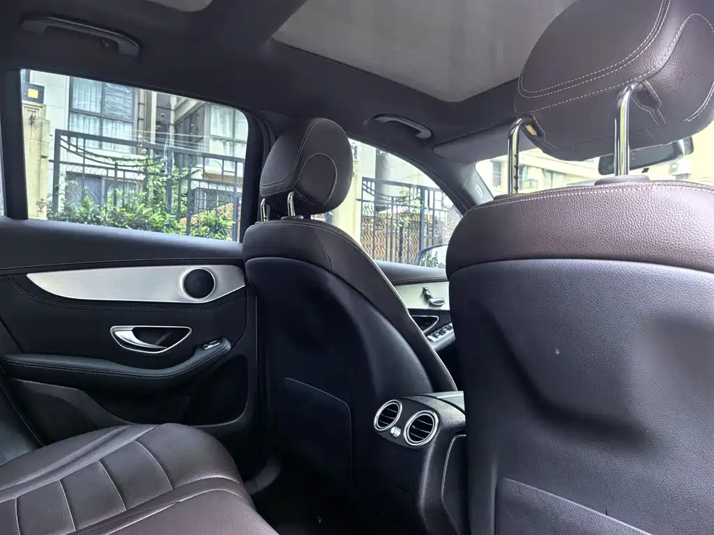 Mercedes-Benz GLC 2017 — фото 10