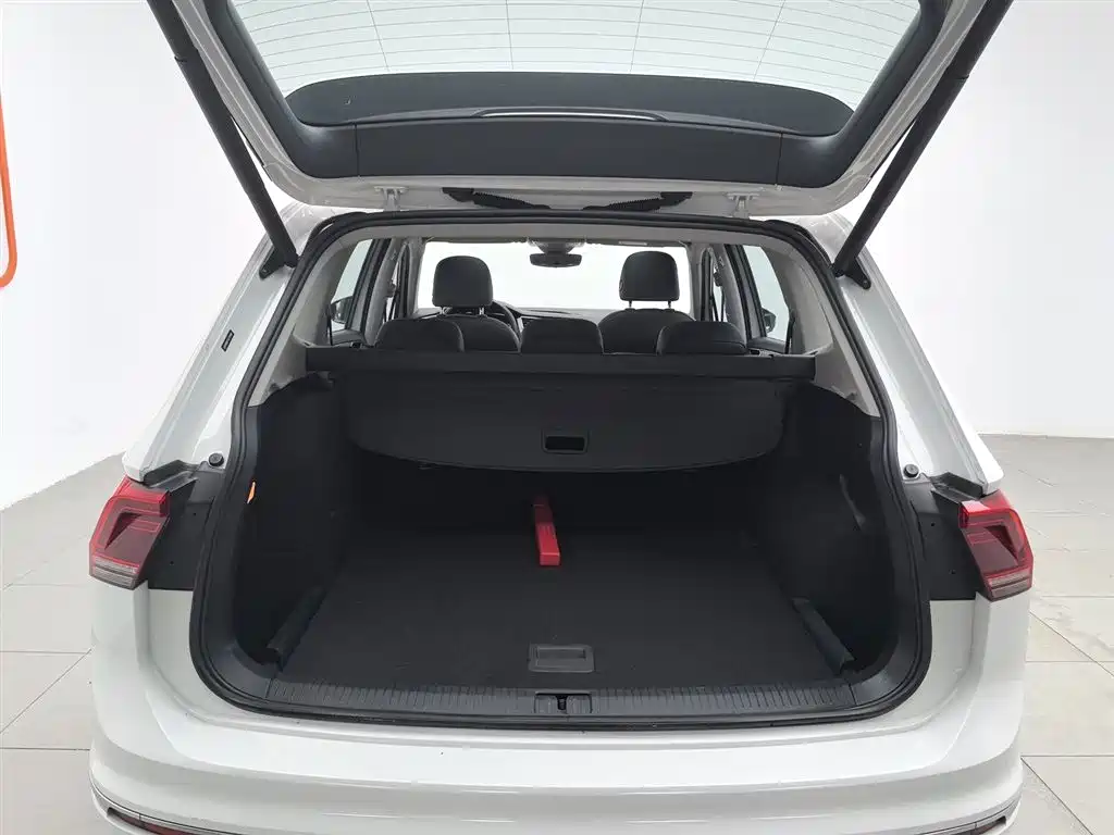Volkswagen Tiguan L PHEV 2021 — фото 16