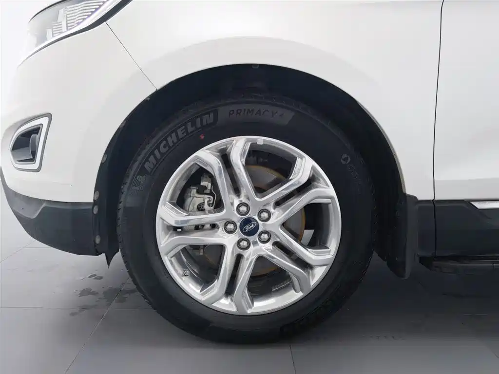 Ford Edge 2015 — фото 17