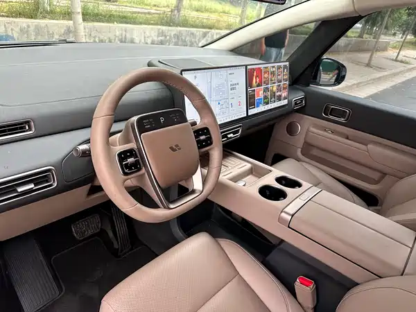 Li Auto MEGA 2025