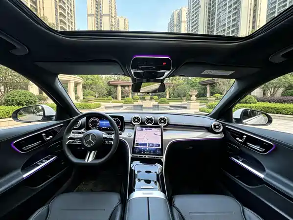 Mercedes-Benz C-Class 2024