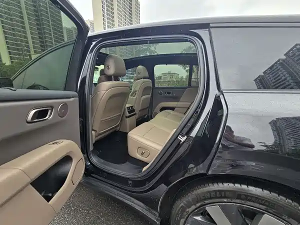 Li Auto i6 2025