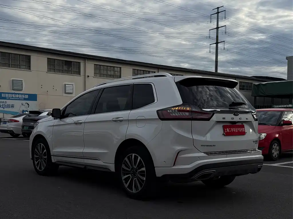 Ford Edge 2022 — фото 12