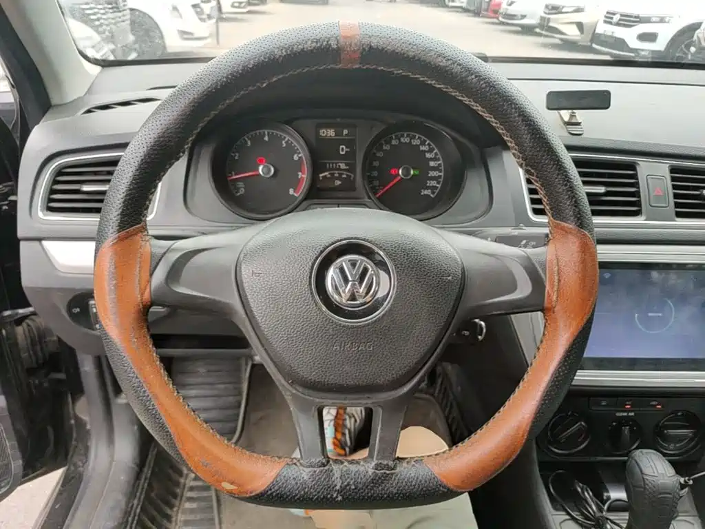Volkswagen Lavida 2017 — фото 11
