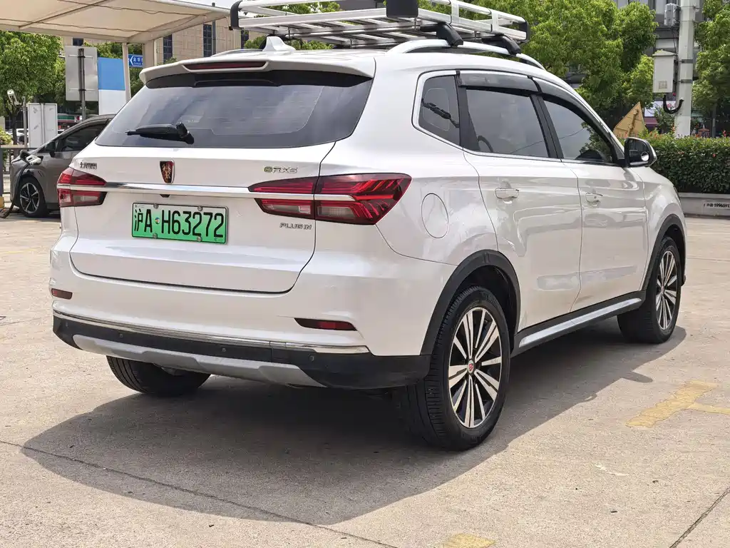 Roewe RX5 New Energy 2018 — фото 10