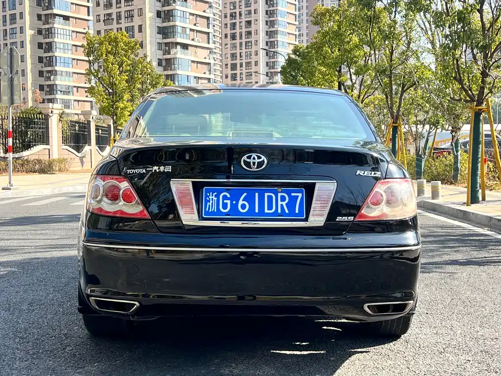 Toyota Reiz 2009