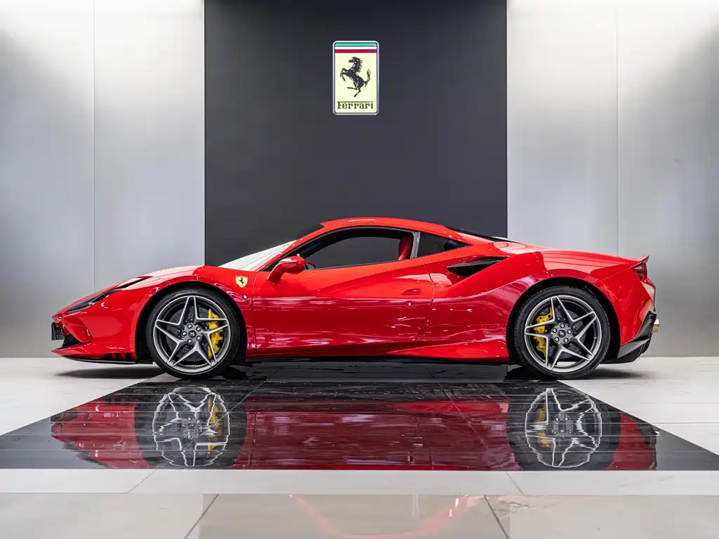 Ferrari F8 2021 — фото 11