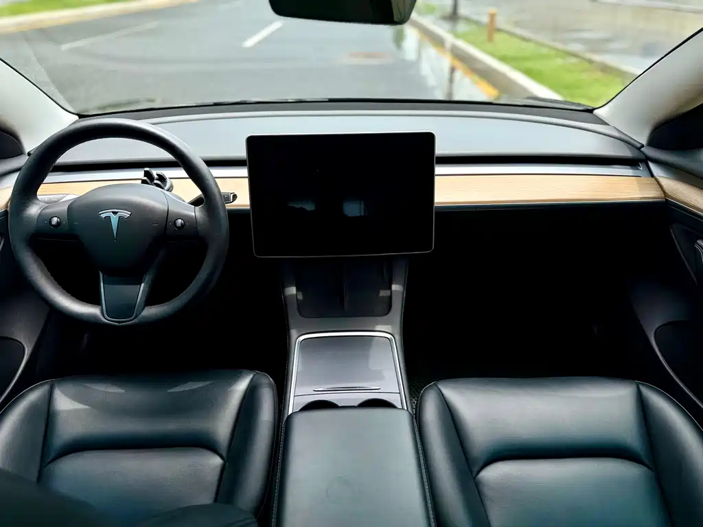 Tesla Model 3 2023 — фото 8