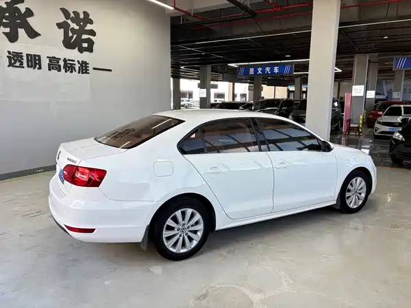 Volkswagen Sagitar 2014