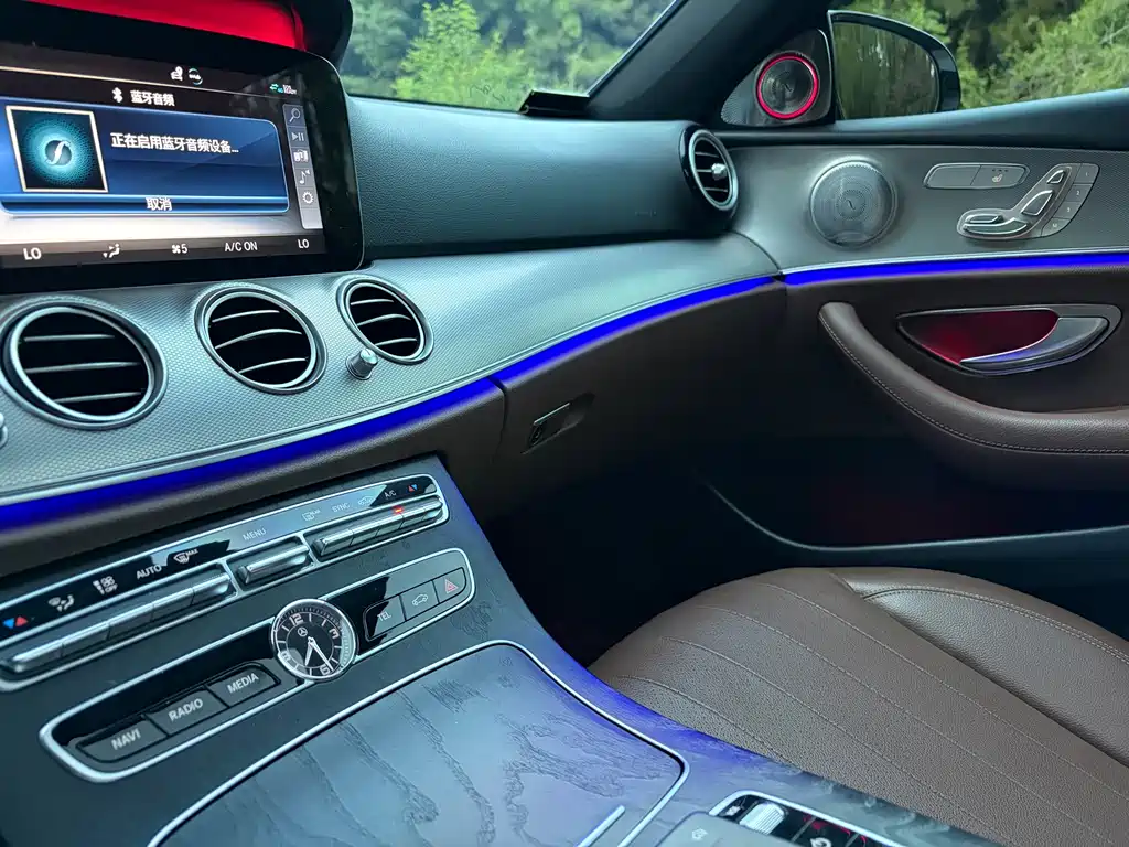 Mercedes-Benz E-Class 2019 — фото 16