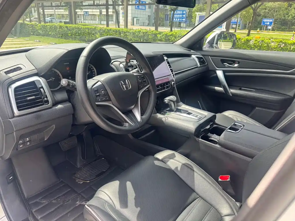 Honda UR-V 2017 — фото 10