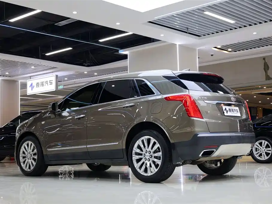 Cadillac XT5 2017 — фото 5
