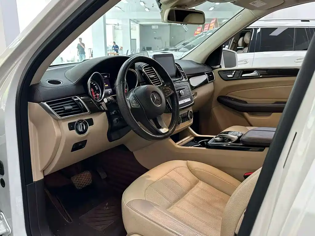 Mercedes-Benz GLS 2018 — фото 4