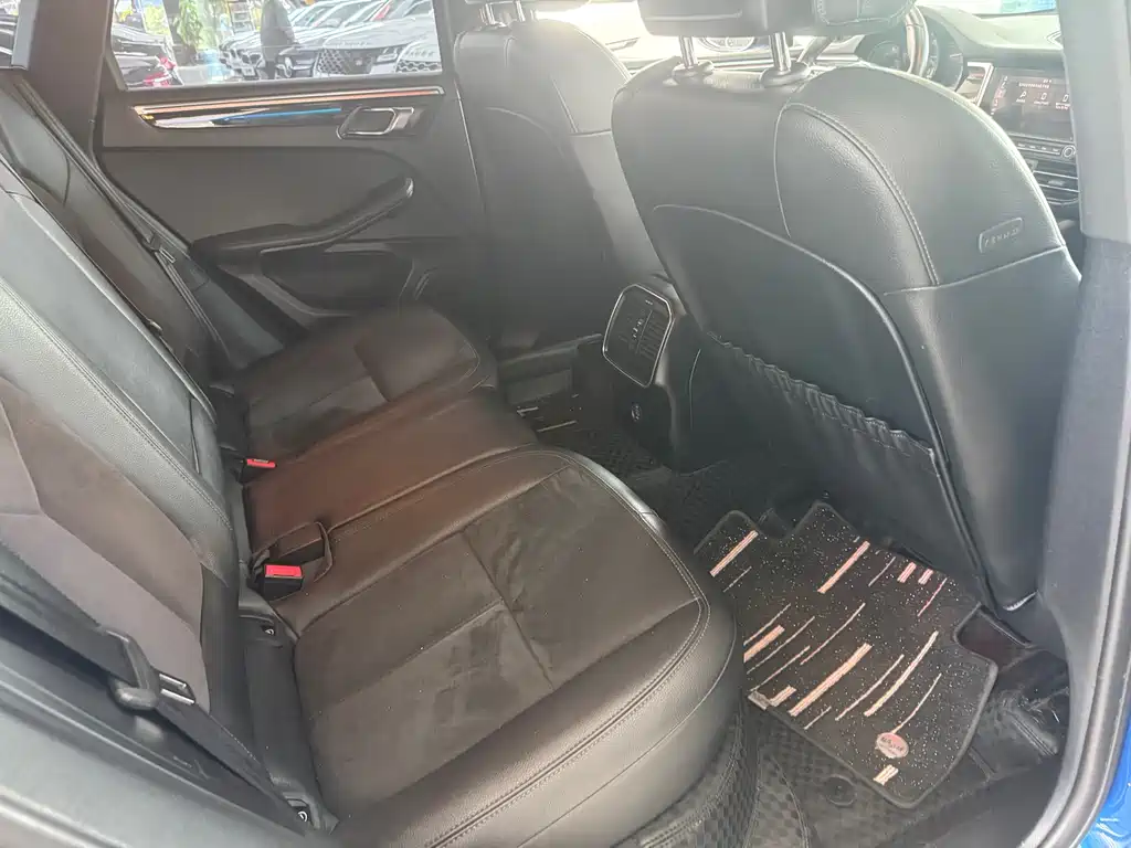 Porsche Macan 2019 — фото 14