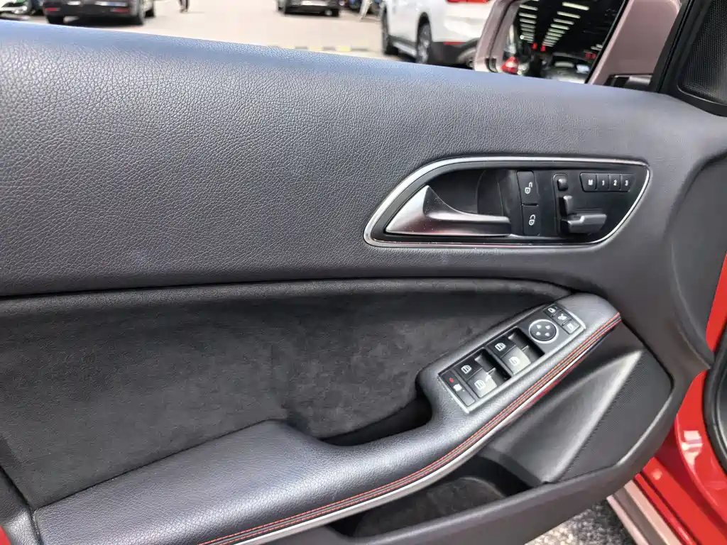 Mercedes-Benz A-Class 2015 — фото 16