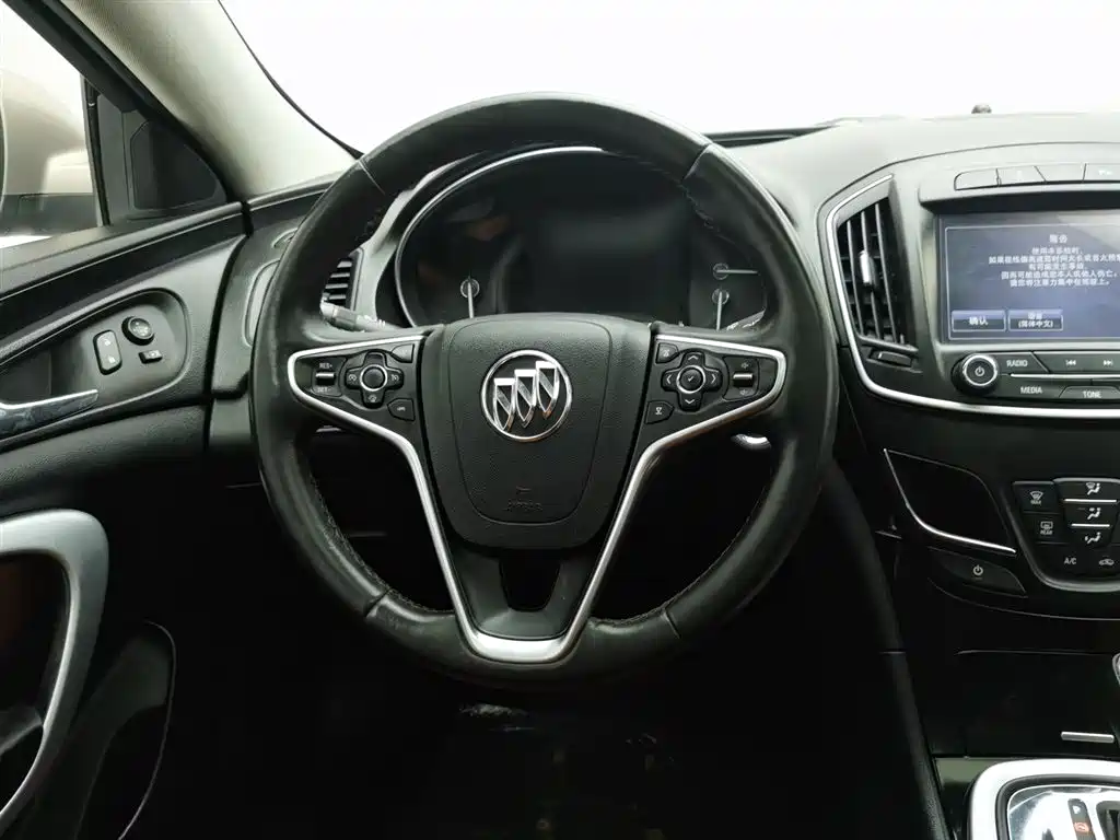 Buick Regal 2015 — фото 11