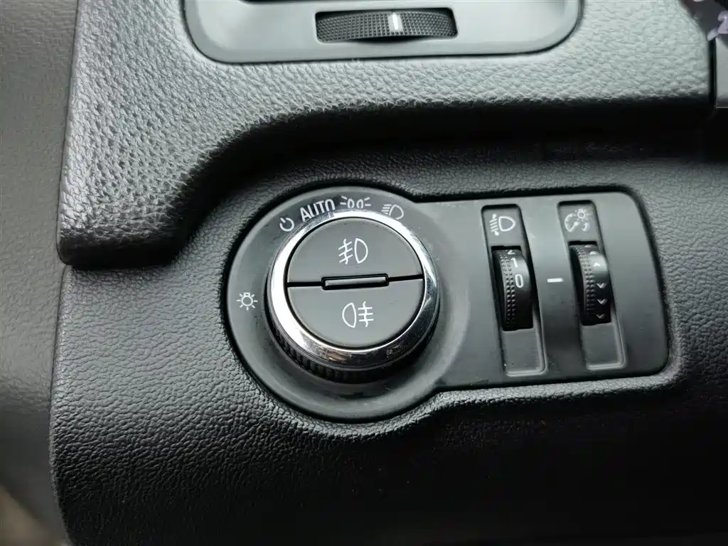 Buick Regal 2015 — фото 21