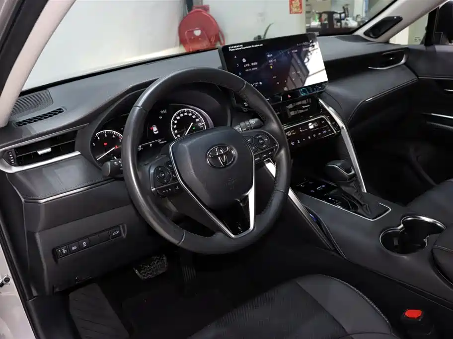 Toyota Venza 2023 — фото 10