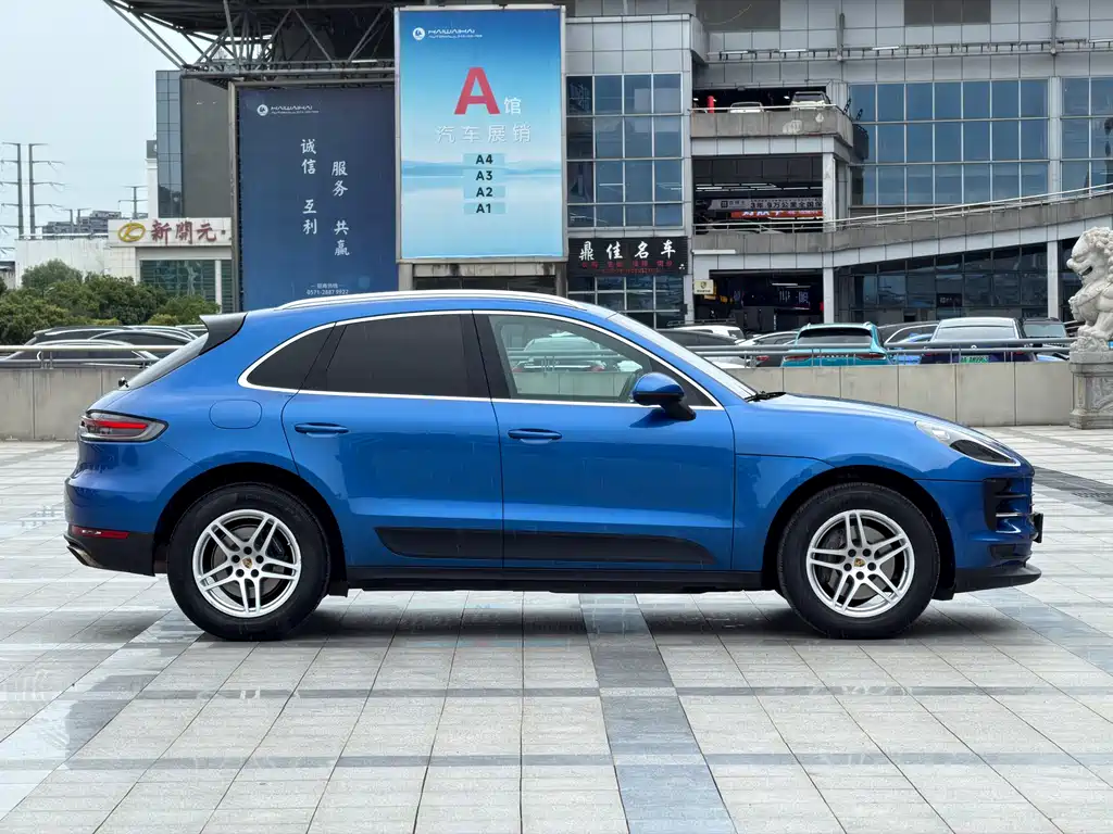 Porsche Macan 2020 — фото 11