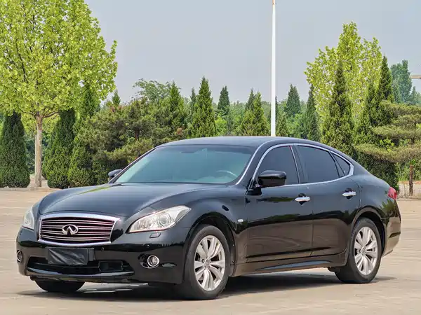 Infiniti M Series 2011