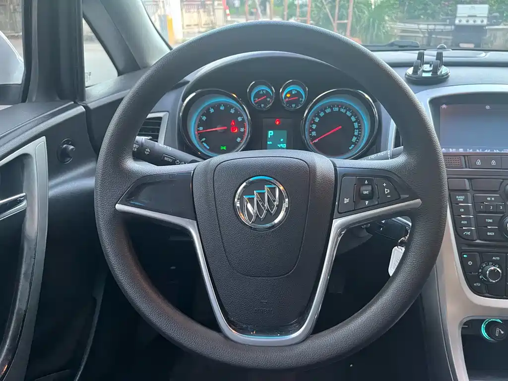 Buick Excelle GT 2013 — фото 18