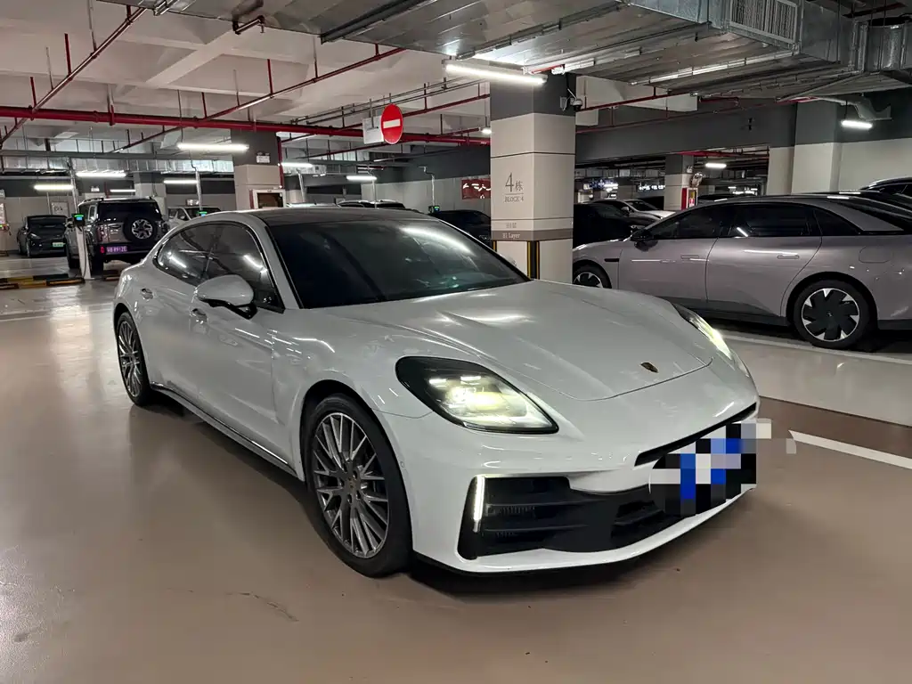 Porsche Panamera 2024