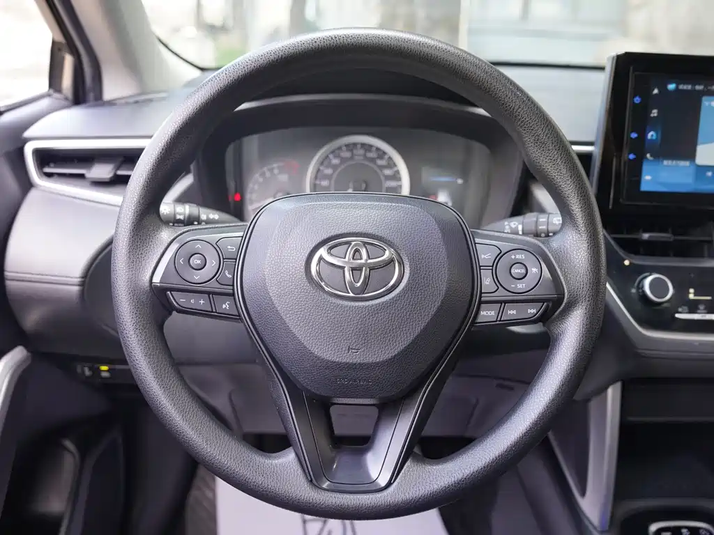 Toyota Corolla Cross 2022 — фото 19