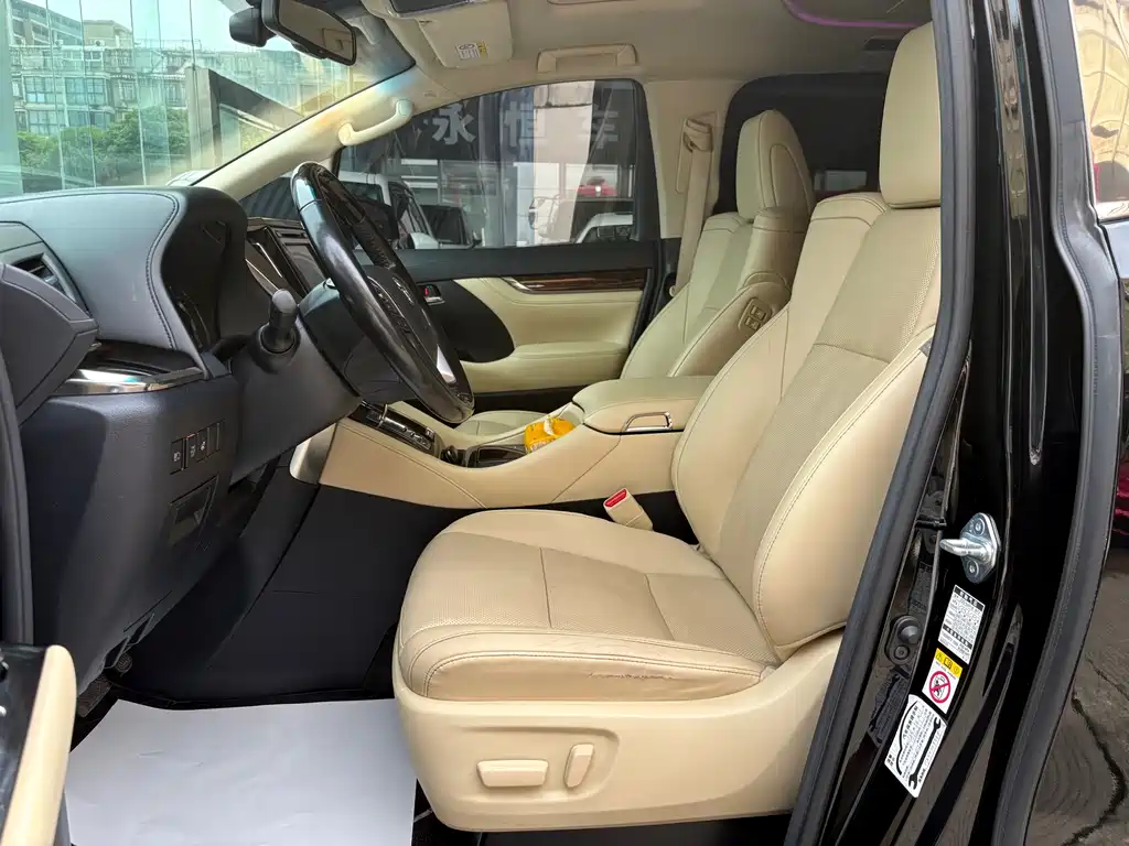 Toyota Alphard 2018 — фото 11
