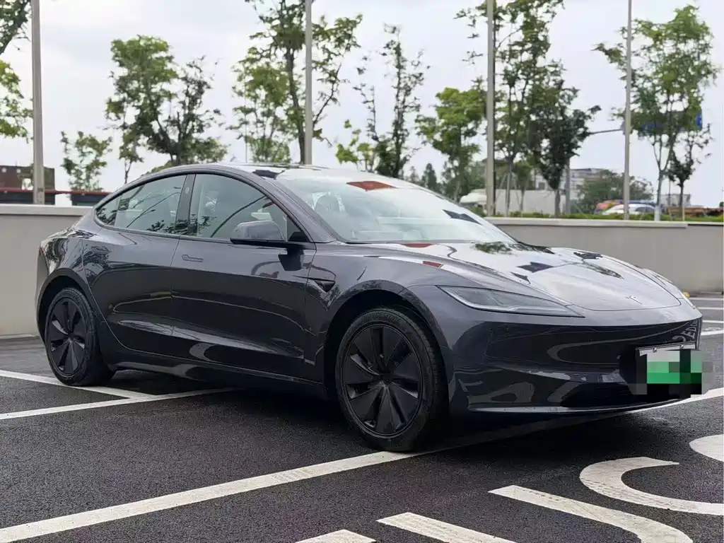 Tesla Model 3 2025 — фото 12