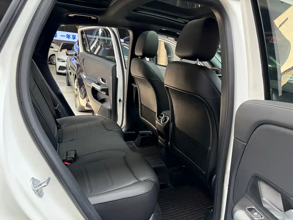 Mercedes-Benz GLA 2023 — фото 16