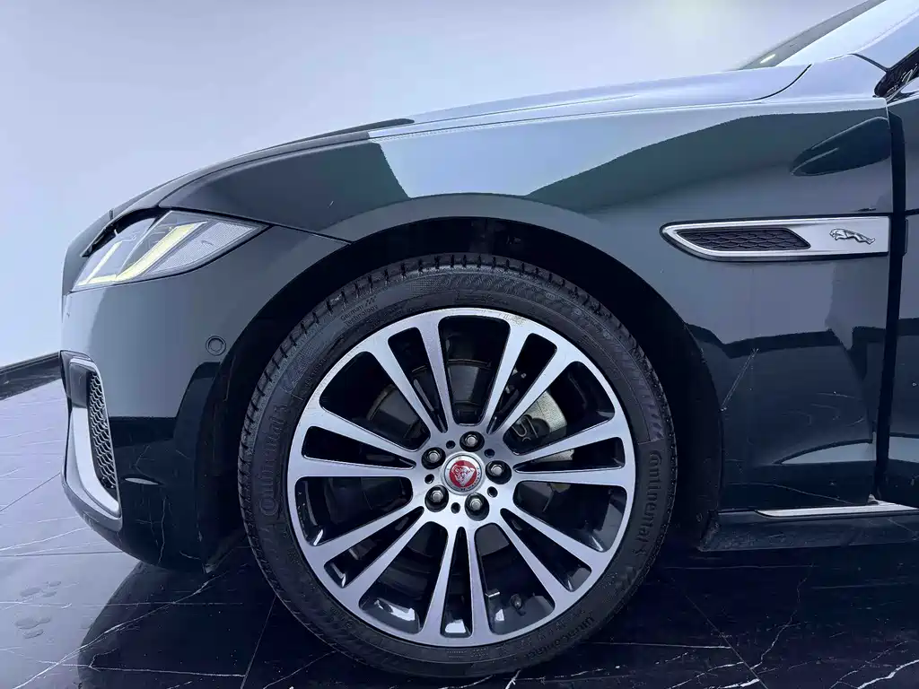 Jaguar XFL 2022 — фото 18