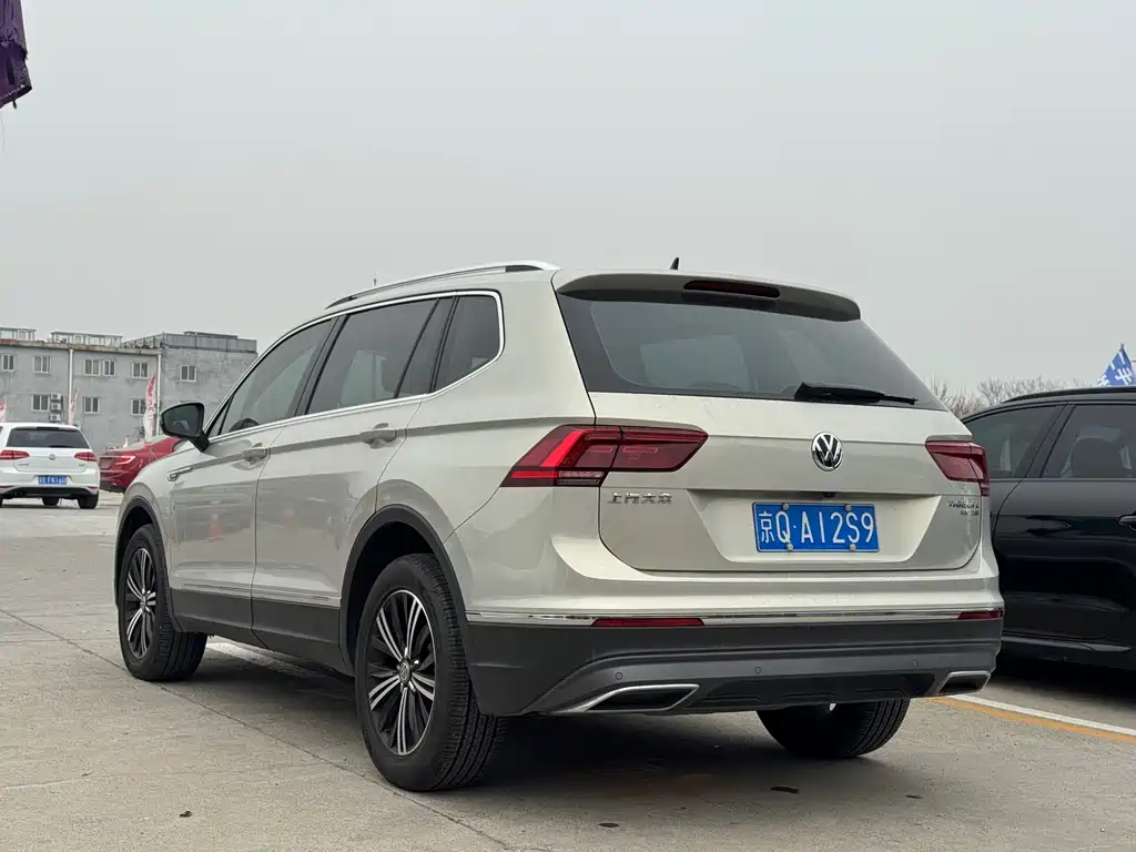 Volkswagen Tiguan L 2018 — фото 25