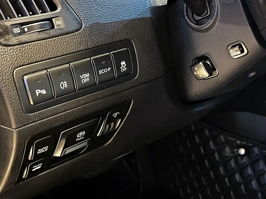 Hyundai Equus 2013 — фото 21