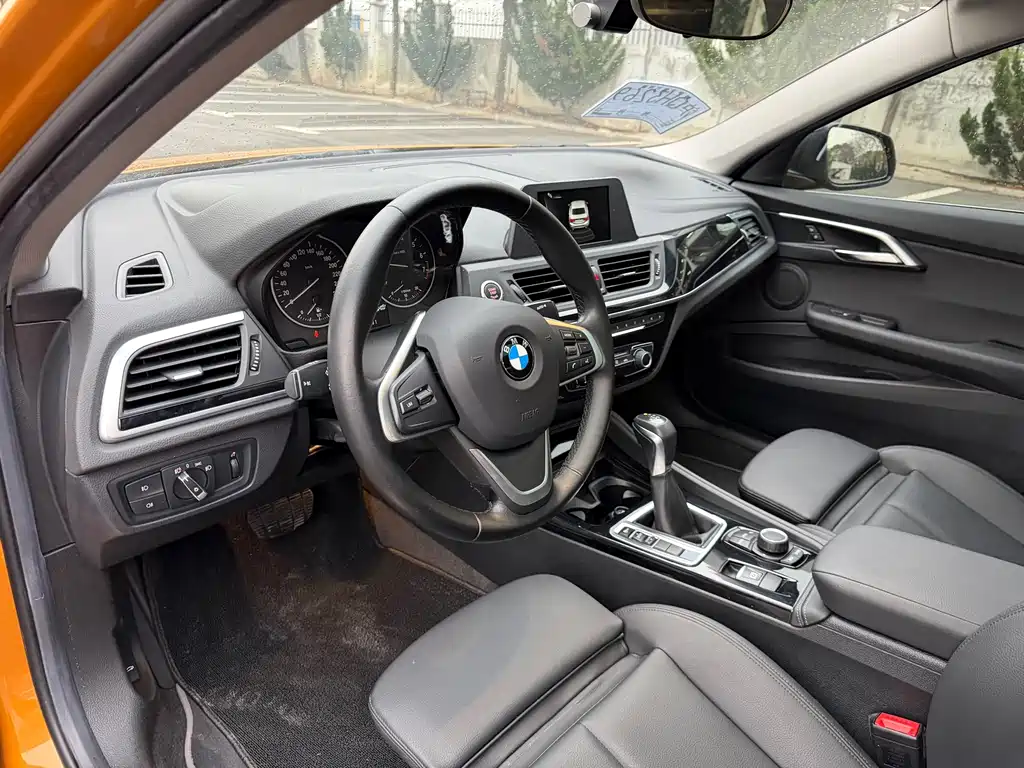 BMW 1 Series 2017 — фото 14