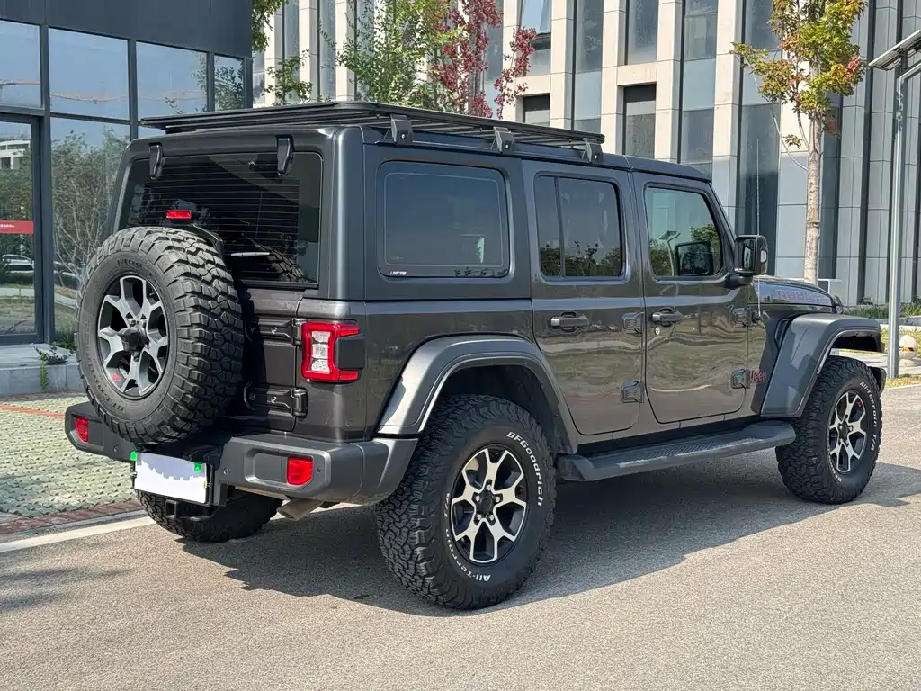 Jeep Wrangler 2021 — фото 30