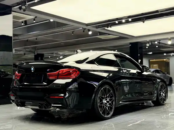 BMW M4 2019
